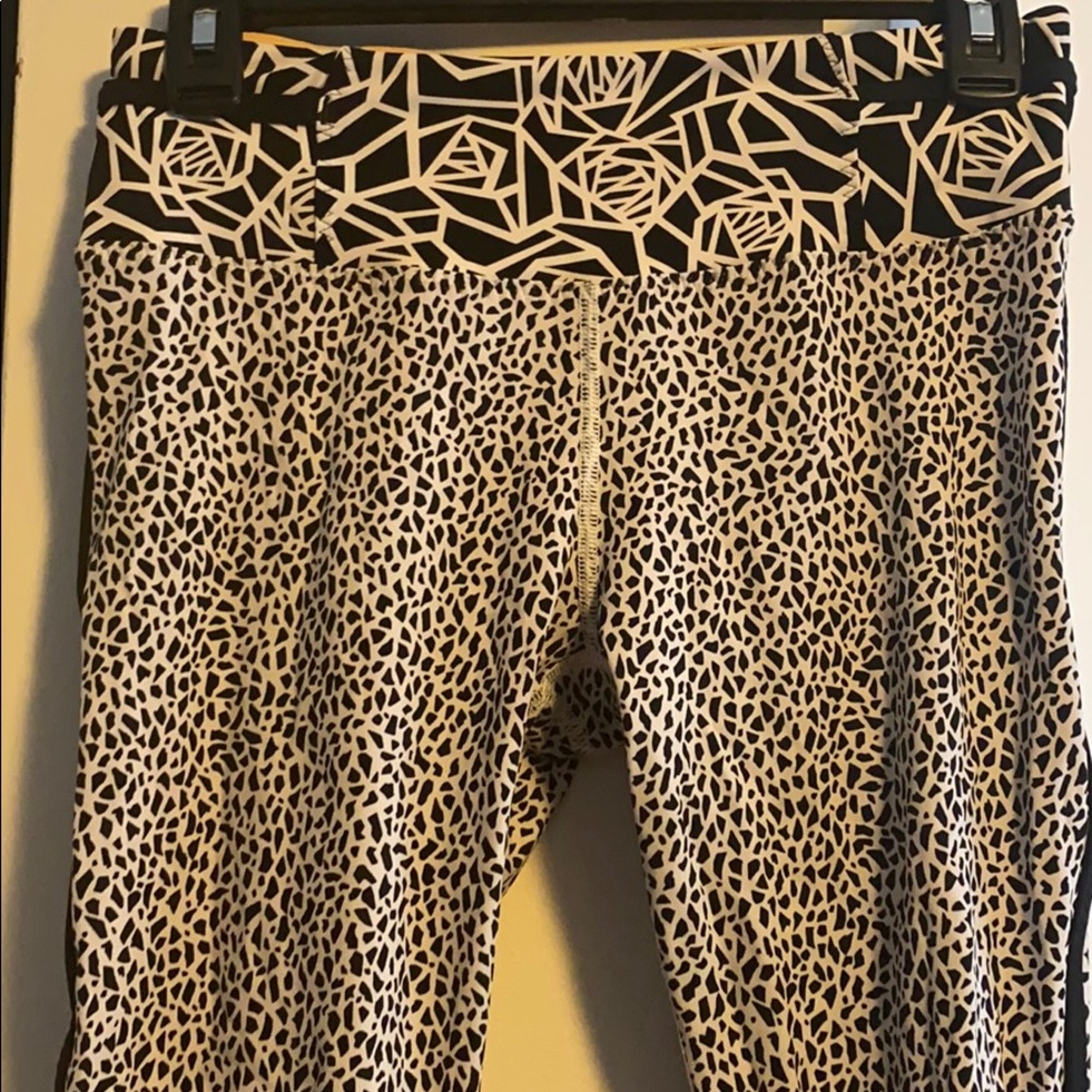 Lululemon Size 6 (No Tag) Compression Leggings - image 1